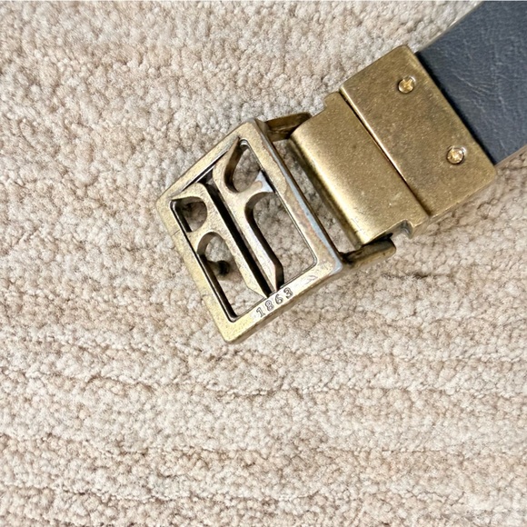 FRYE Women’s Genuine Leather Reversible Belt w/ LOGO size Medium - Picture 5 of 8